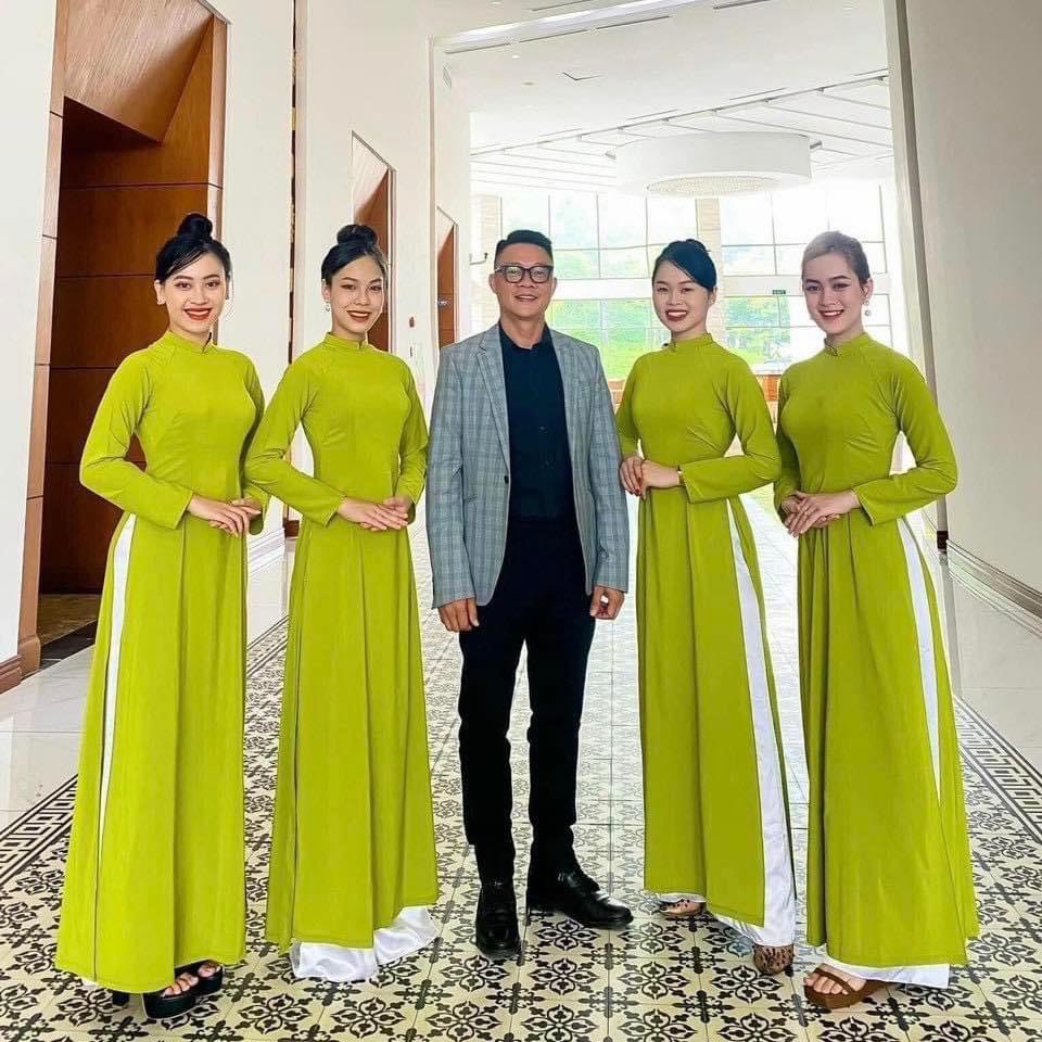 Áo dài trơn 2 tà